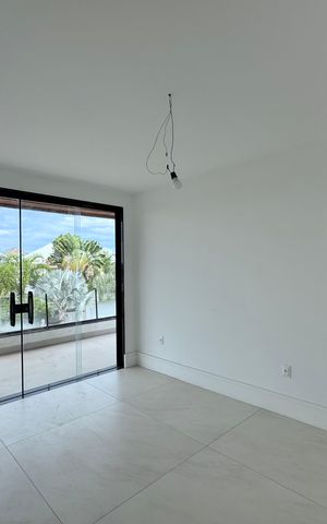 Apartamento à venda com 660m², 5 quartos e 3 vagas Apartamento à venda com 660m², 5 quartos e 3 vagasSuíte 3