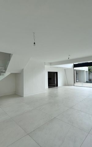 Apartamento à venda com 660m², 5 quartos e 3 vagas Apartamento à venda com 660m², 5 quartos e 3 vagasSala