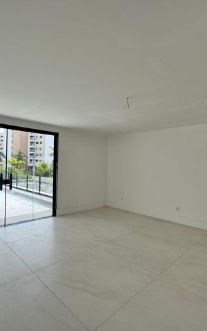 Apartamento à venda com 660m², 5 quartos e 3 vagas Apartamento à venda com 660m², 5 quartos e 3 vagasSuíte 1 Master