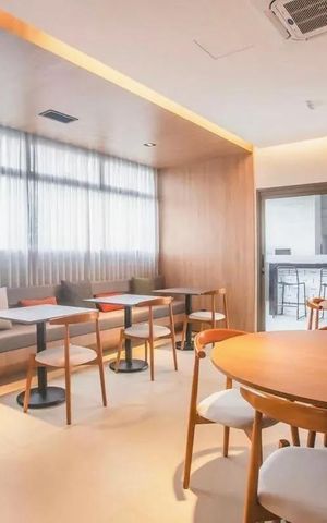 Studio para alugar com 25m², 1 quarto e sem vaga Studio para alugar com 25m², 1 quarto e sem vagaÁrea comum - Salão de festas
