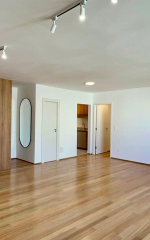 Apartamento à venda com 134m², 3 quartos e 2 vagas Apartamento à venda com 134m², 3 quartos e 2 vagasSala