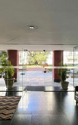 Apartamento à venda com 134m², 3 quartos e 2 vagas Apartamento à venda com 134m², 3 quartos e 2 vagasHall de entrada