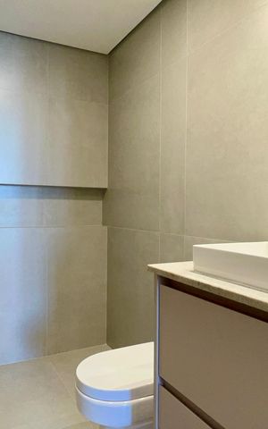 Apartamento à venda com 134m², 3 quartos e 2 vagas Apartamento à venda com 134m², 3 quartos e 2 vagasBanheiro da Suíte 1