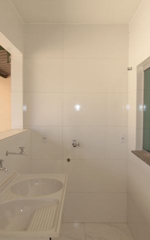 Casa para alugar com 60m², 2 quartos e 1 vagaÁrea de Serviço