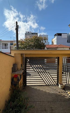 Casa à venda com 350m², 3 quartos e 4 vagas Casa à venda com 350m², 3 quartos e 4 vagasVista da sala