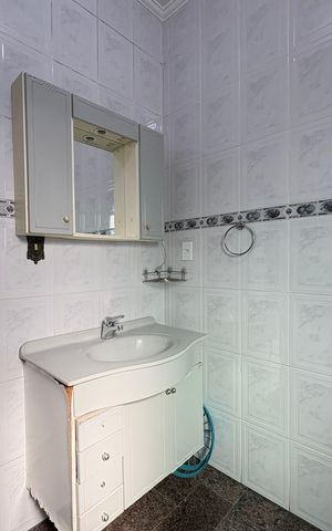 Casa à venda com 350m², 3 quartos e 4 vagas Casa à venda com 350m², 3 quartos e 4 vagasBanheiro