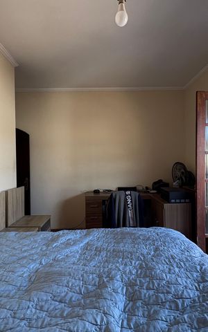 Casa à venda com 350m², 3 quartos e 4 vagas Casa à venda com 350m², 3 quartos e 4 vagasQuarto 2