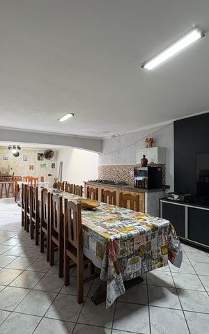 Casa à venda com 350m², 3 quartos e 4 vagas Casa à venda com 350m², 3 quartos e 4 vagasÁrea gourmet