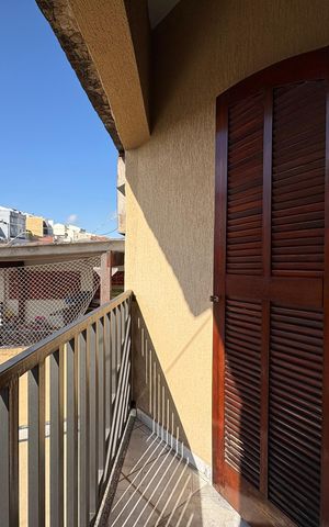Casa à venda com 350m², 3 quartos e 4 vagas Casa à venda com 350m², 3 quartos e 4 vagasSacada Suíte
