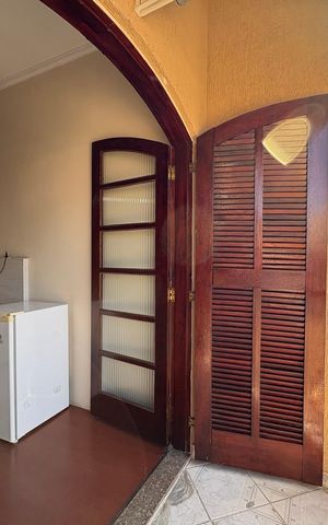 Casa à venda com 350m², 3 quartos e 4 vagas Casa à venda com 350m², 3 quartos e 4 vagasSacada Suíte
