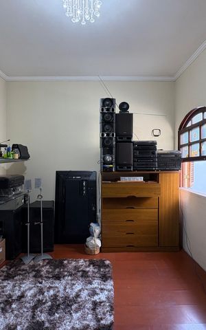 Casa à venda com 350m², 3 quartos e 4 vagas Casa à venda com 350m², 3 quartos e 4 vagasQuarto 1