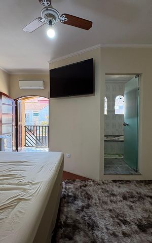Casa à venda com 350m², 3 quartos e 4 vagas Casa à venda com 350m², 3 quartos e 4 vagasSuíte