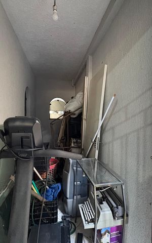 Casa à venda com 350m², 3 quartos e 4 vagas Casa à venda com 350m², 3 quartos e 4 vagasDepósito