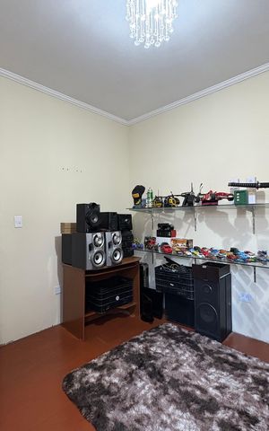 Casa à venda com 350m², 3 quartos e 4 vagas Casa à venda com 350m², 3 quartos e 4 vagasQuarto 1