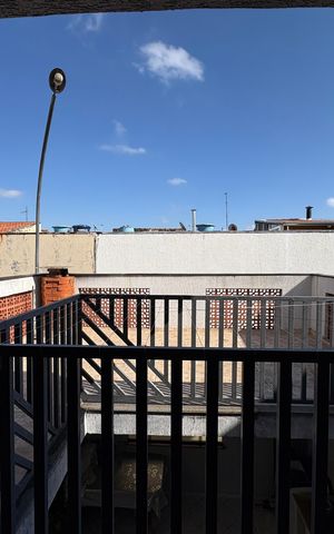 Casa à venda com 350m², 3 quartos e 4 vagas Casa à venda com 350m², 3 quartos e 4 vagasVaranda Quarto 2