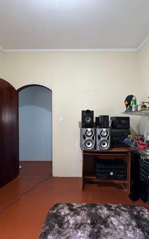 Casa à venda com 350m², 3 quartos e 4 vagas Casa à venda com 350m², 3 quartos e 4 vagasQuarto 1