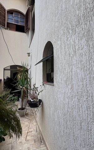 Casa à venda com 350m², 3 quartos e 4 vagas Casa à venda com 350m², 3 quartos e 4 vagasSala