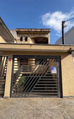 Casa à venda com 350m², 3 quartos e 4 vagas Casa à venda com 350m², 3 quartos e 4 vagasFachada + plaquinha