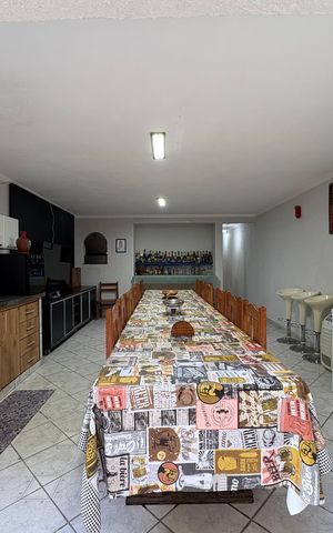 Casa à venda com 350m², 3 quartos e 4 vagas Casa à venda com 350m², 3 quartos e 4 vagasÁrea gourmet