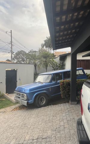 Casa à venda com 1000m², 5 quartos e 6 vagas Casa à venda com 1000m², 5 quartos e 6 vagasÁrea comum