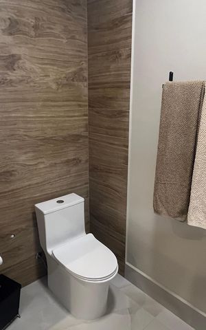 Casa à venda com 1000m², 5 quartos e 6 vagas Casa à venda com 1000m², 5 quartos e 6 vagasBanheiro Suíte 1