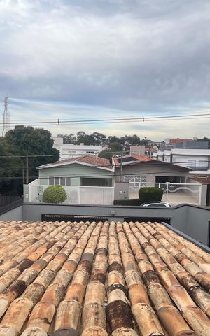 Casa à venda com 1000m², 5 quartos e 6 vagas Casa à venda com 1000m², 5 quartos e 6 vagasVista Quarto 2