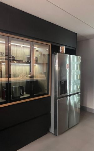 Casa à venda com 1000m², 5 quartos e 6 vagas Casa à venda com 1000m², 5 quartos e 6 vagasCozinha