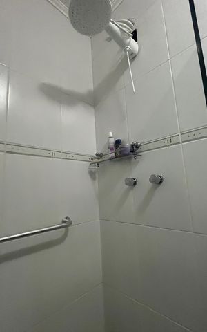 Casa à venda com 1000m², 5 quartos e 6 vagas Casa à venda com 1000m², 5 quartos e 6 vagasBanheiro Suíte 3