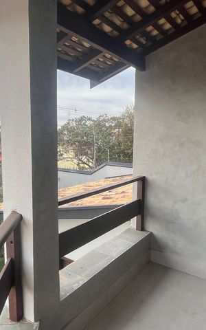 Casa à venda com 1000m², 5 quartos e 6 vagas Casa à venda com 1000m², 5 quartos e 6 vagasSacada Suíte 2