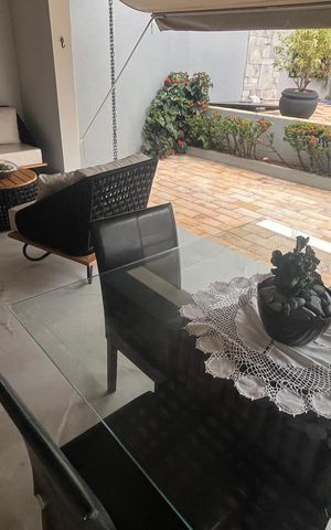 Casa à venda com 1000m², 5 quartos e 6 vagas Casa à venda com 1000m², 5 quartos e 6 vagasÁrea comum