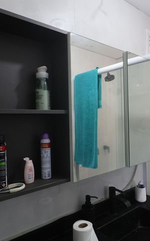 Apartamento à venda com 76m², 2 quartos e 2 vagasBanheiro da Suíte