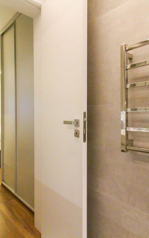 Casa de condomínio à venda com 287m², 4 quartos e 2 vagas Casa de condomínio à venda com 287m², 4 quartos e 2 vagasBanheiro da Suíte