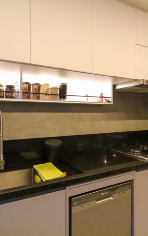 Casa de condomínio à venda com 287m², 4 quartos e 2 vagas Casa de condomínio à venda com 287m², 4 quartos e 2 vagasCozinha