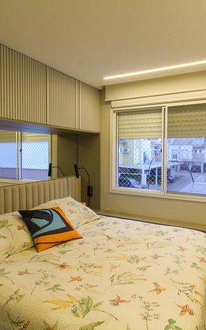 Casa de condomínio à venda com 287m², 4 quartos e 2 vagas Casa de condomínio à venda com 287m², 4 quartos e 2 vagasSuíte