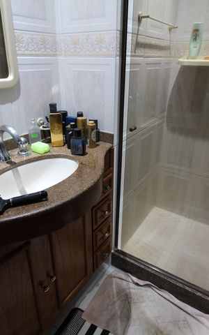 Apartamento à venda com 224m², 5 quartos e 3 vagasQuarto 2 - Banheiro
