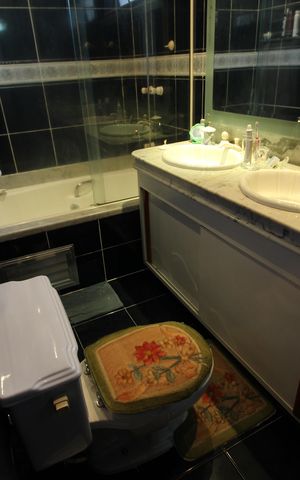 Apartamento à venda com 224m², 5 quartos e 3 vagasQuarto 3 - Banheiro