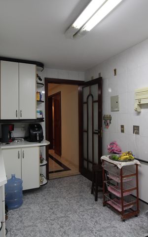 Apartamento à venda com 224m², 5 quartos e 3 vagasCozinha