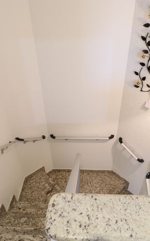 Apartamento à venda com 174m², 4 quartos e 6 vagasEscada