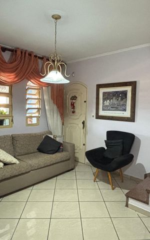 Casa à venda com 198m², 3 quartos e 2 vagas Casa à venda com 198m², 3 quartos e 2 vagasSala
