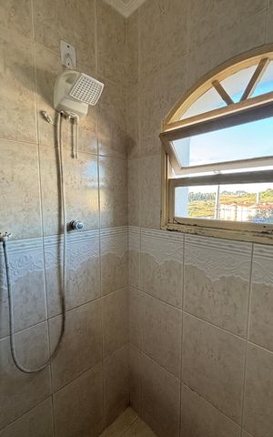 Casa à venda com 198m², 3 quartos e 2 vagas Casa à venda com 198m², 3 quartos e 2 vagasBanheiro
