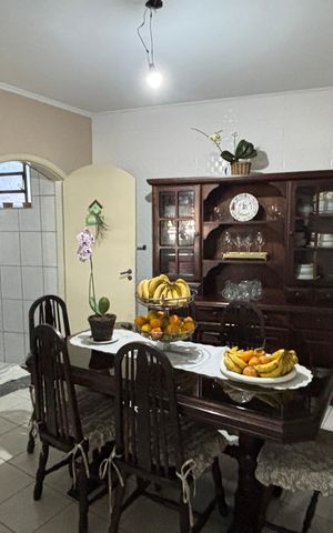 Casa à venda com 198m², 3 quartos e 2 vagas Casa à venda com 198m², 3 quartos e 2 vagasCozinha