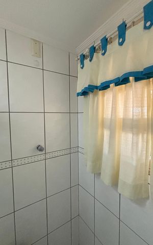 Casa à venda com 198m², 3 quartos e 2 vagas Casa à venda com 198m², 3 quartos e 2 vagasBanheiro