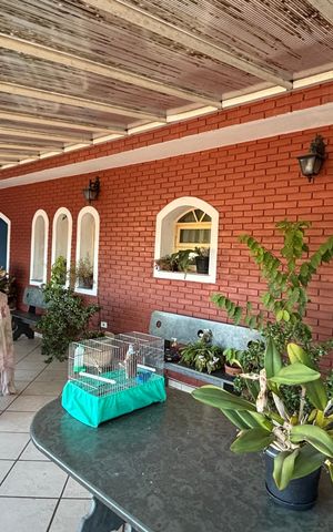 Casa à venda com 198m², 3 quartos e 2 vagas Casa à venda com 198m², 3 quartos e 2 vagasÁrea comum