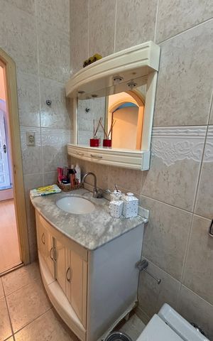 Casa à venda com 198m², 3 quartos e 2 vagas Casa à venda com 198m², 3 quartos e 2 vagasBanheiro