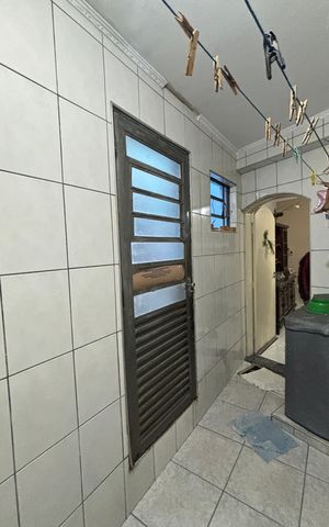 Casa à venda com 198m², 3 quartos e 2 vagas Casa à venda com 198m², 3 quartos e 2 vagasÁrea de Serviço