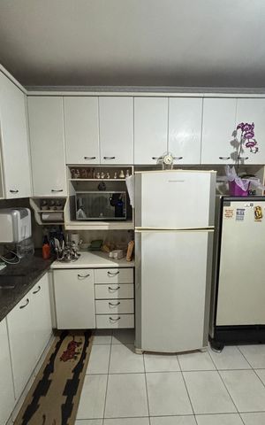 Casa à venda com 198m², 3 quartos e 2 vagas Casa à venda com 198m², 3 quartos e 2 vagasCozinha