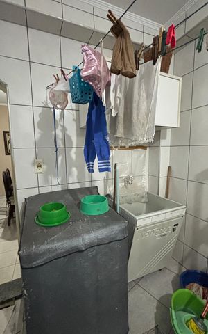 Casa à venda com 198m², 3 quartos e 2 vagas Casa à venda com 198m², 3 quartos e 2 vagasÁrea de Serviço