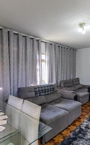 Casa à venda com 160m², 3 quartos e 3 vagas Casa à venda com 160m², 3 quartos e 3 vagasSala