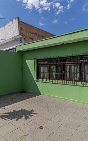 Casa à venda com 160m², 3 quartos e 3 vagas Casa à venda com 160m², 3 quartos e 3 vagasÁrea comum
