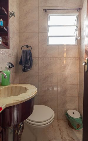 Casa à venda com 350m², 4 quartos e 7 vagas Casa à venda com 350m², 4 quartos e 7 vagasLavabo
